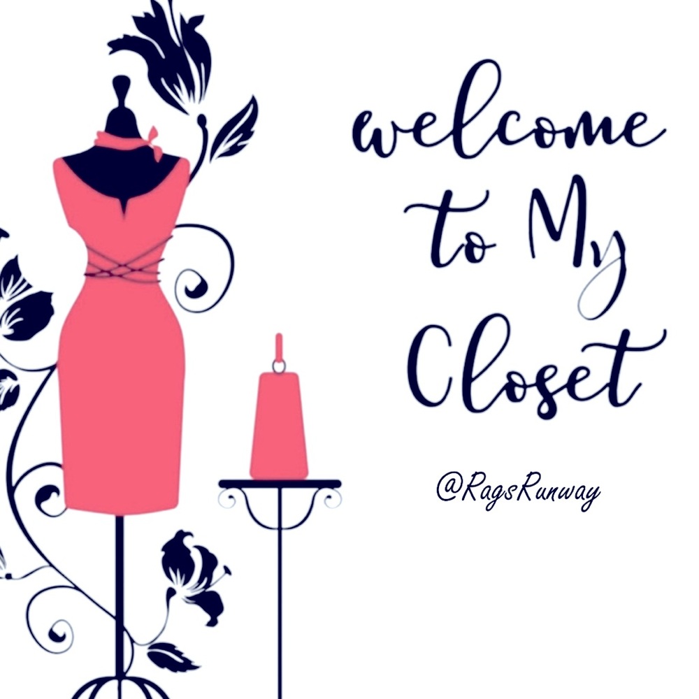 Welcome to my closet! 🤍